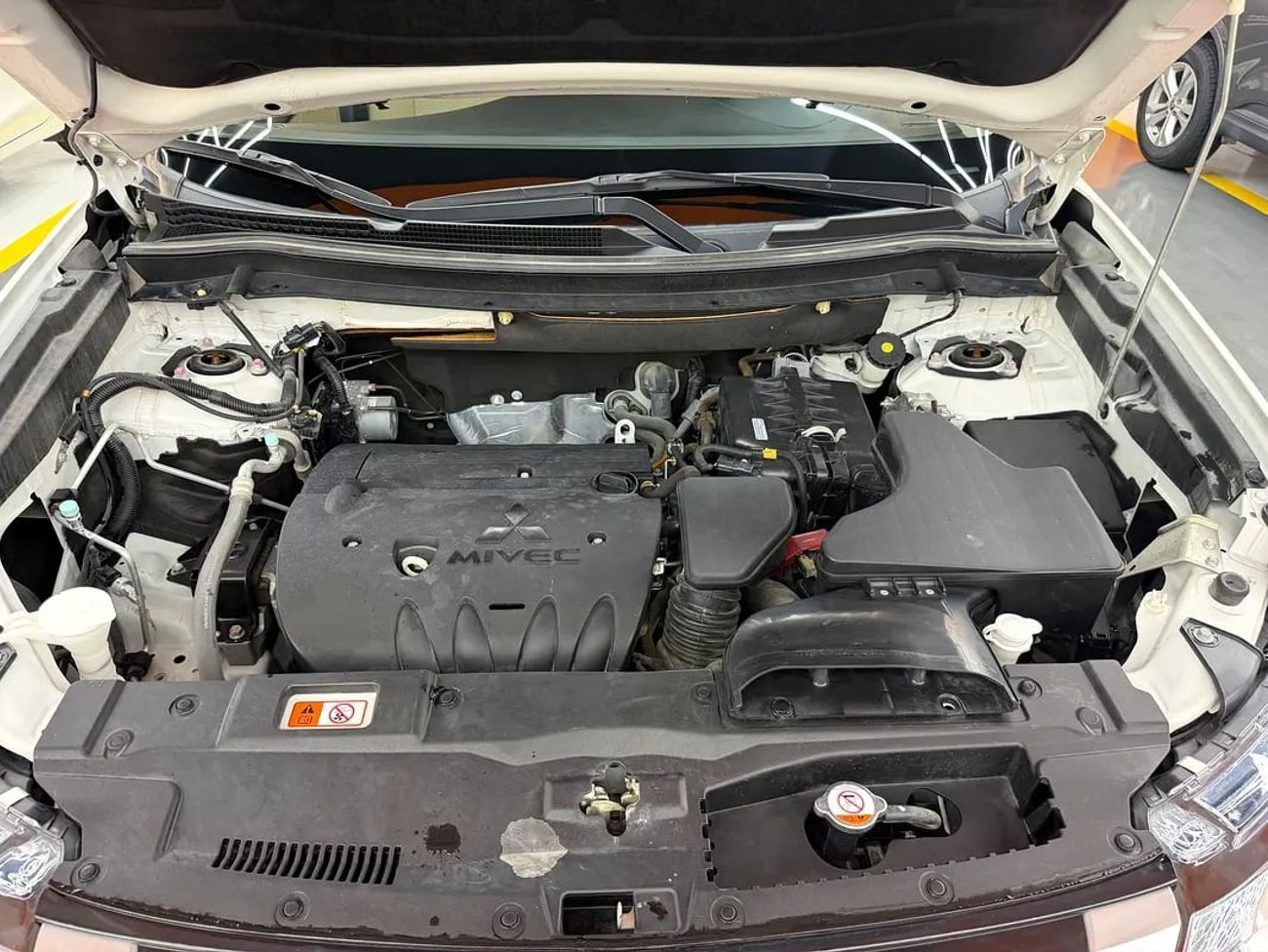 Mitsubishi Outlander GLX 2.4L 0% Down Payment | NO CONVENIENCE FEES | Under warranty | Certified Pre-owned l