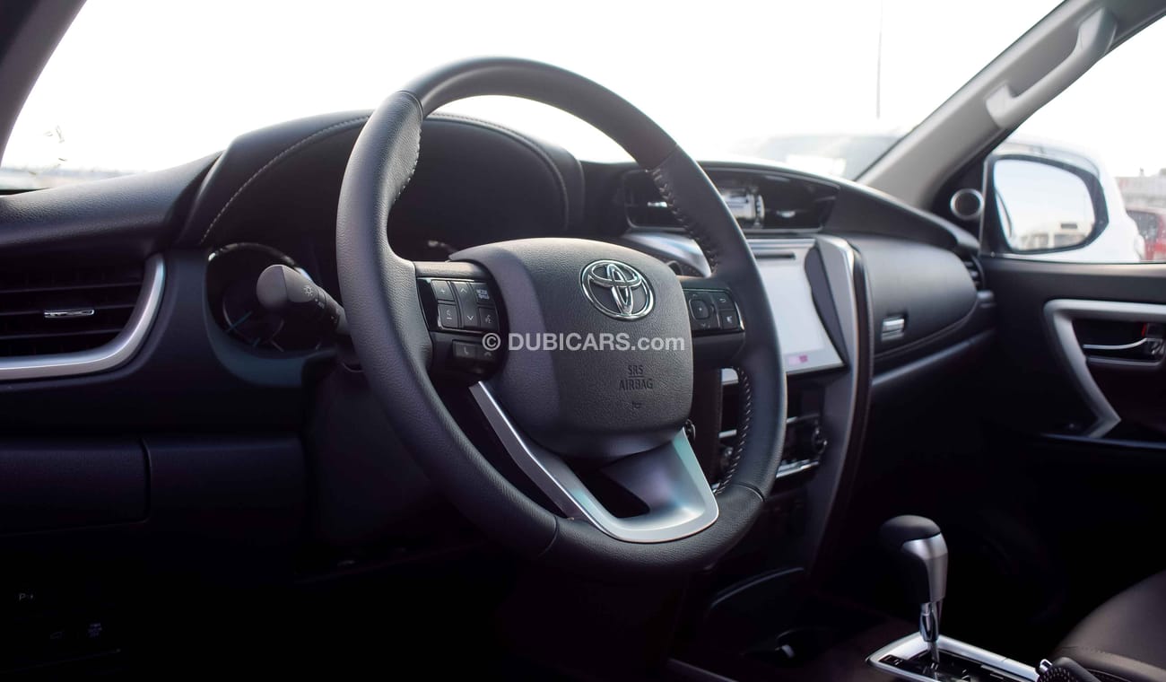 تويوتا فورتونر SR5 V6