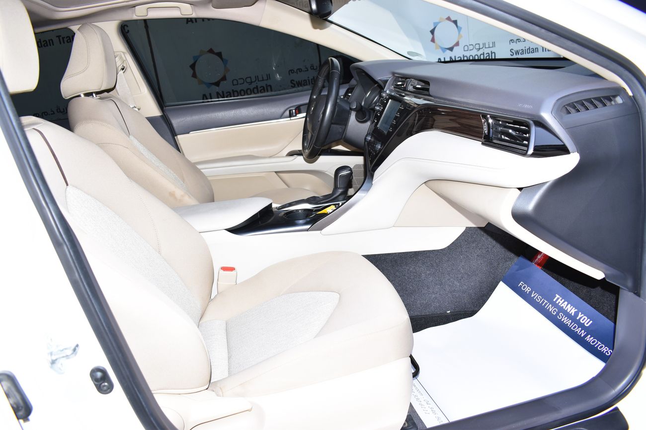 Toyota Camry AED 1359 PM | 2.5L SE GCC DEALER WARRANTY