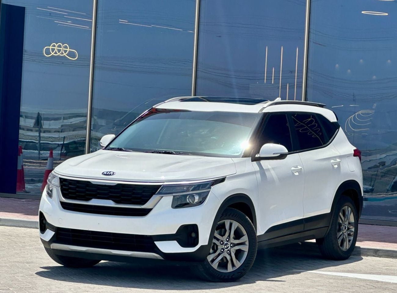 Kia Seltos 760-Monthly l GCC l Sunroof, Full Option l Accident Free