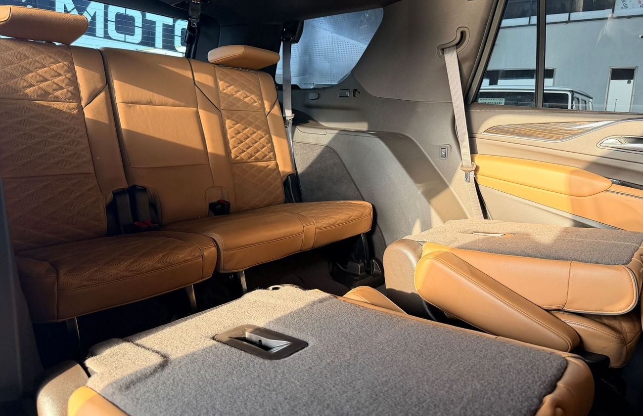 Cadillac Escalade SPORT PLATINUM Guarantee and service contract from al Ghandi till 2029