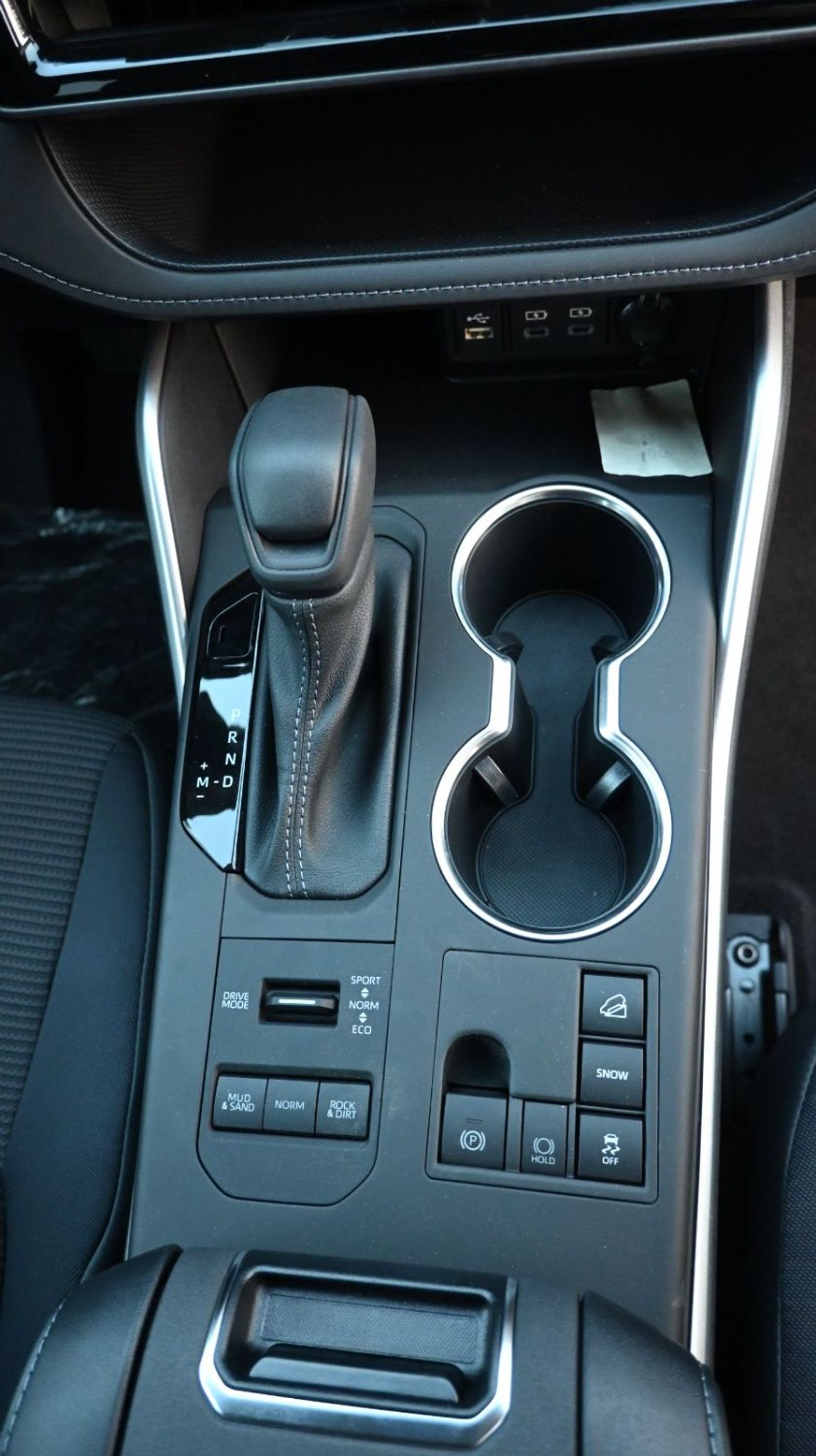 تويوتا لاند كروزر Toyota landcruise 2026Model Twin turbo 3.5L VXR V6 Colour Black Interior Red push start Transmission