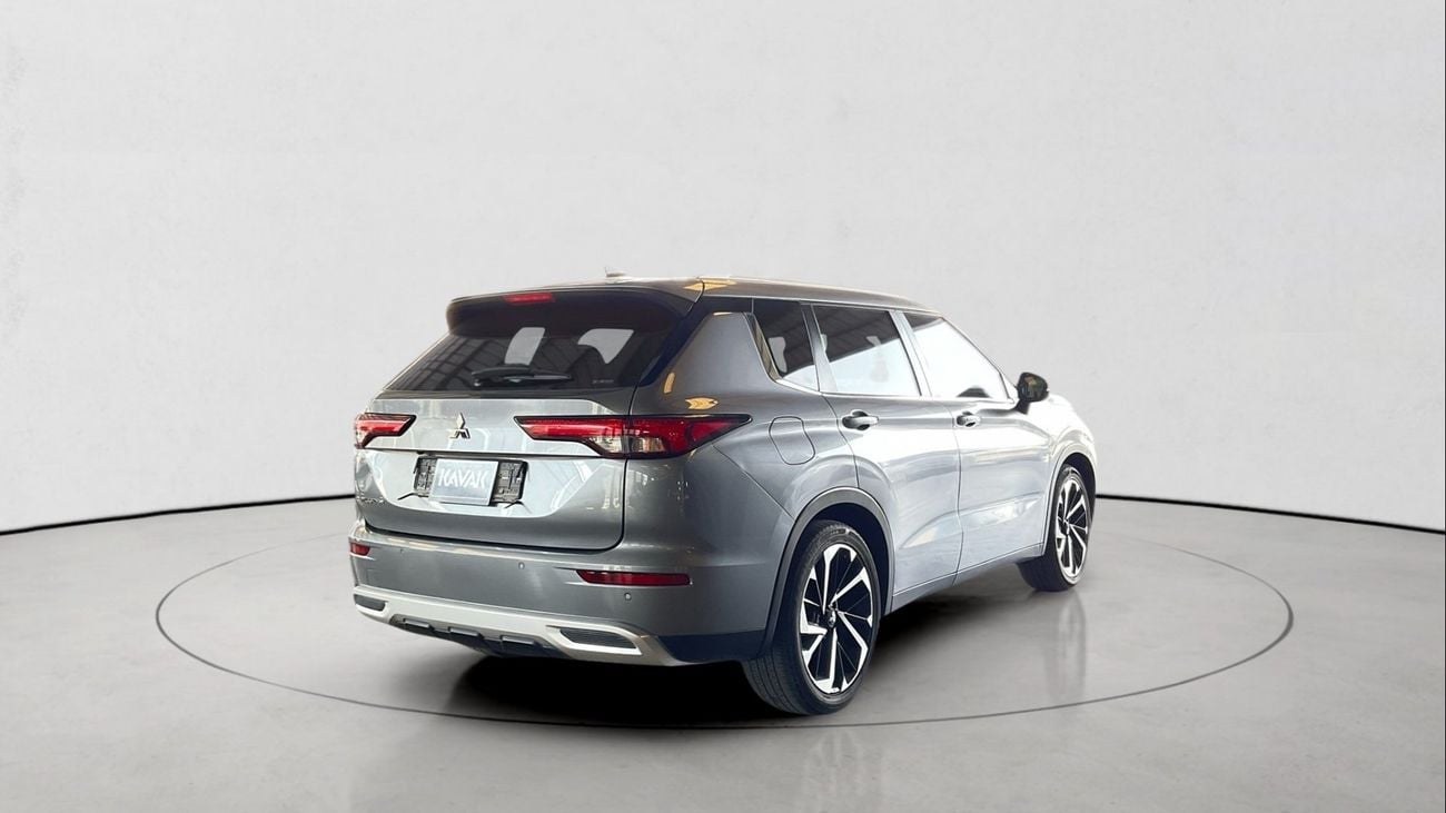 Mitsubishi Outlander 2.5 GLX AUTO 4WD 7SEAT HL SRF | Guaranteed Warranty | 0 Down Payment