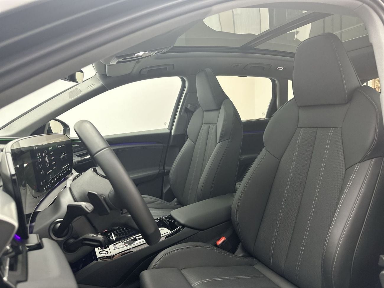 أودي Q6 إيترون Q6 SUV e-tron quattro 387hp (Ref# 012607)