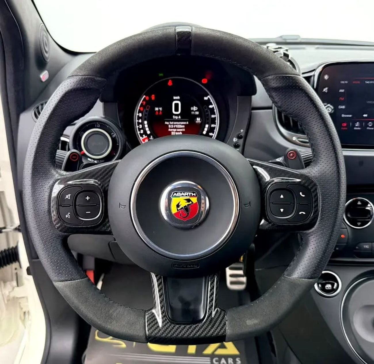 أبارث 695 كومبيتيتسيونه Fiat , 7 Years Warranty, Full Service History, Fully Loaded, GCC