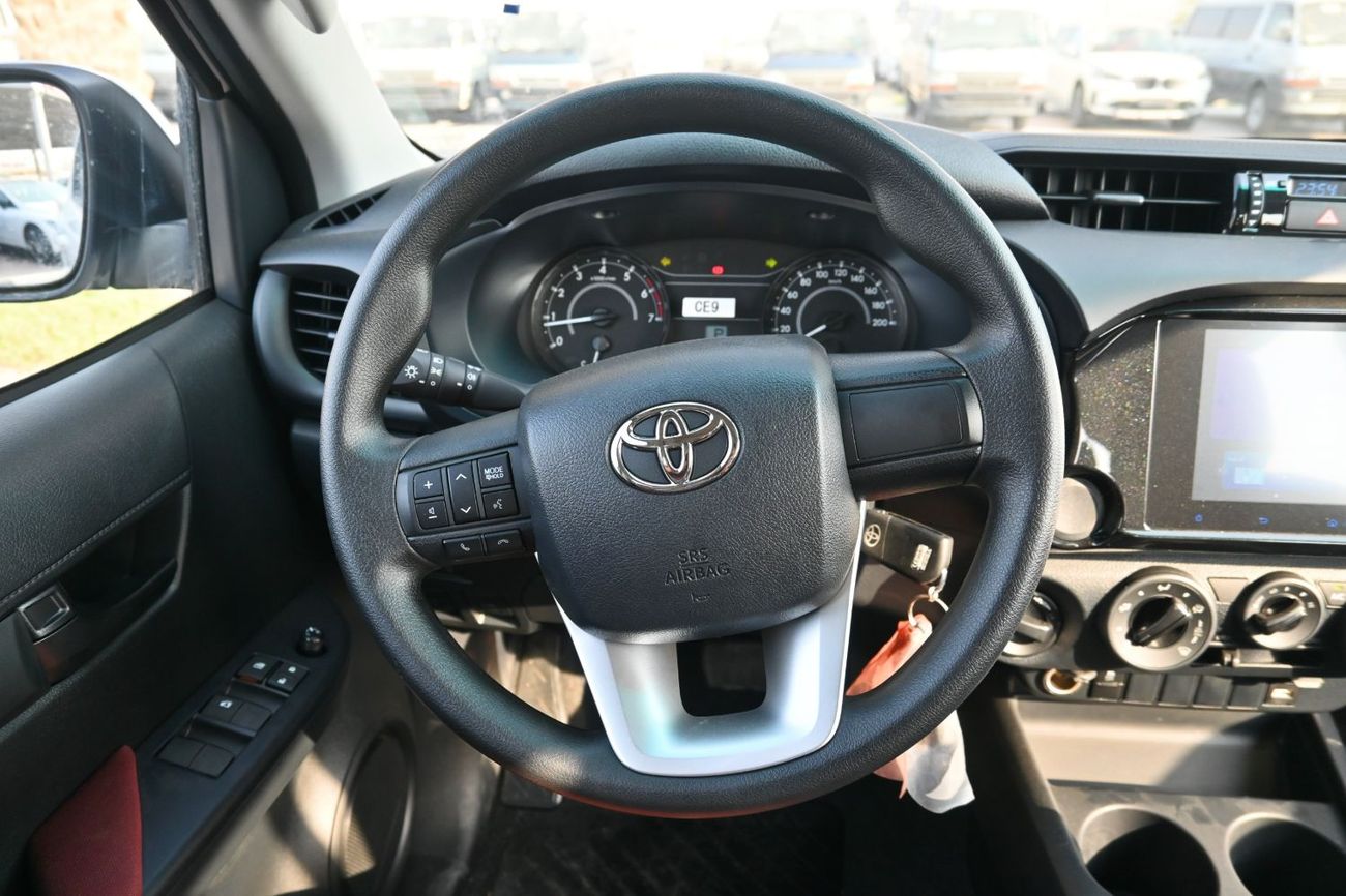 Toyota Hilux Toyota Hilux pickup narrow chassis/body Petro engine 2.7 automatic gear power window manual A.c doub