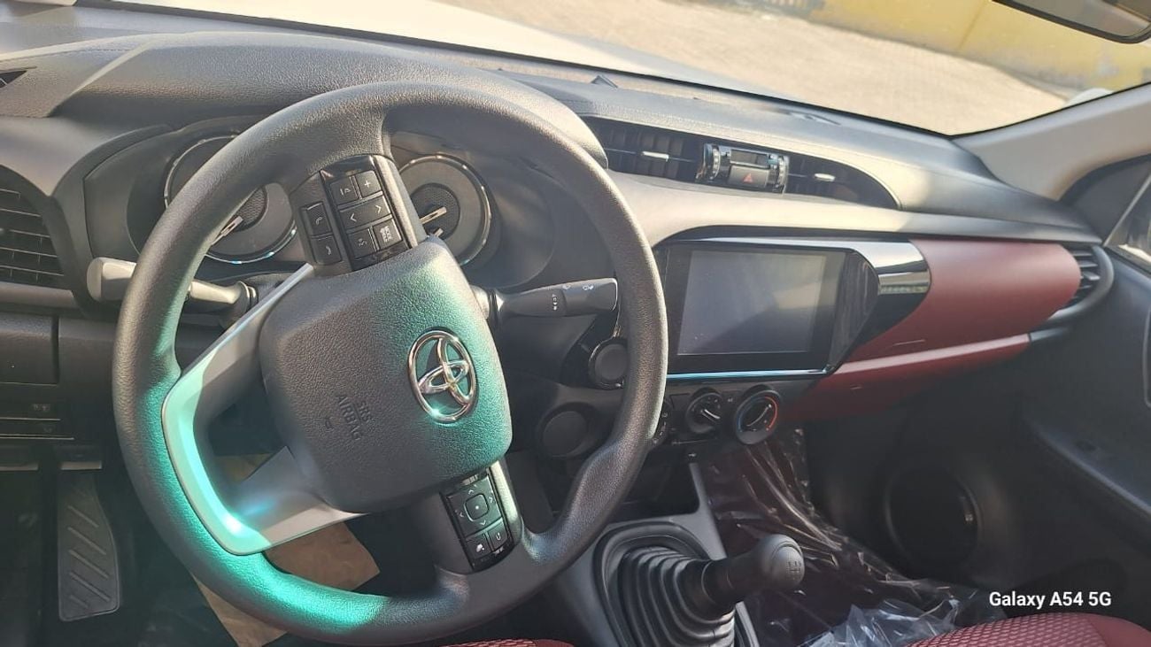 تويوتا هيلوكس TOYOTA HILUX 2.7L MT SINGLE CAB 4*2