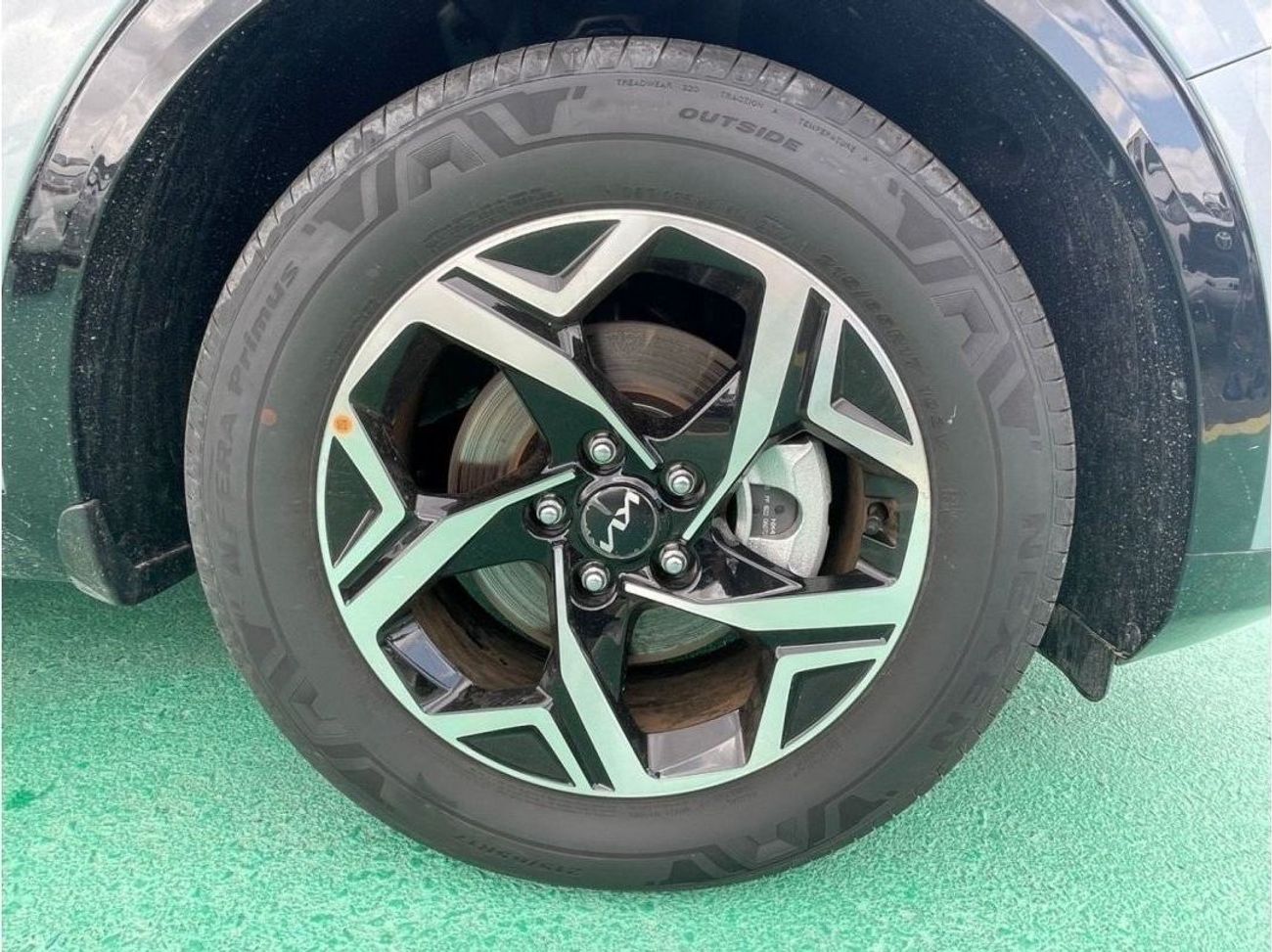 كيا سبورتيج 1.6 with sunroof two electric seats bush start