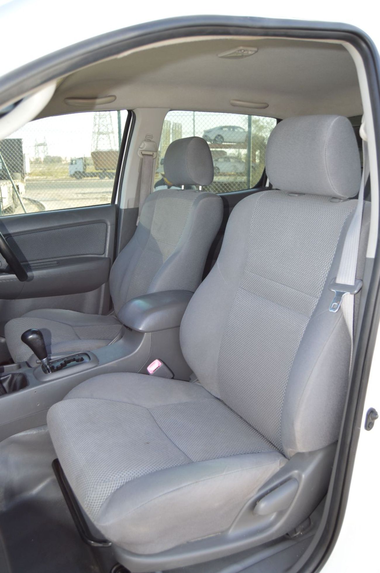 تويوتا هيلوكس Double cabin 3.0L, perfect inside and outside