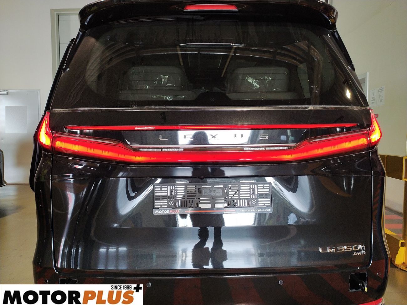 Lexus LM 350h Hybrid 4 Seater 2025 - Ready Stock! Export-only price