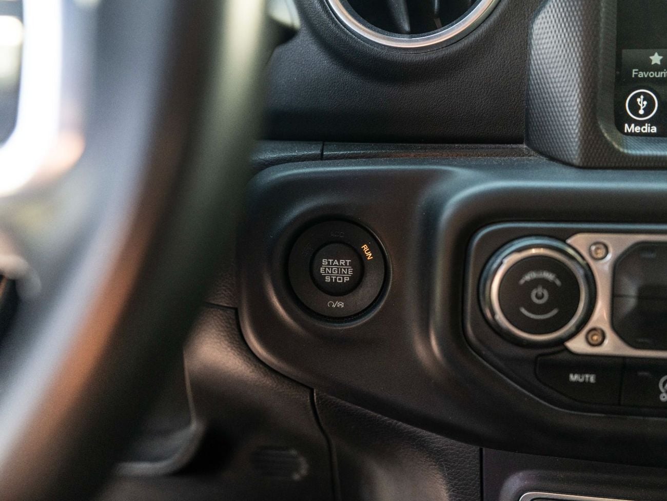 جيب رانجلر Sahara 3.6L A/T (5 Seater)