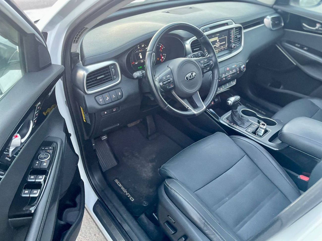 كيا سورينتو 2016 Kia Sorento SX Edition Full Option Panorama View - 3.3L V6 - 7 Seater With Radar - 98,000 Milea