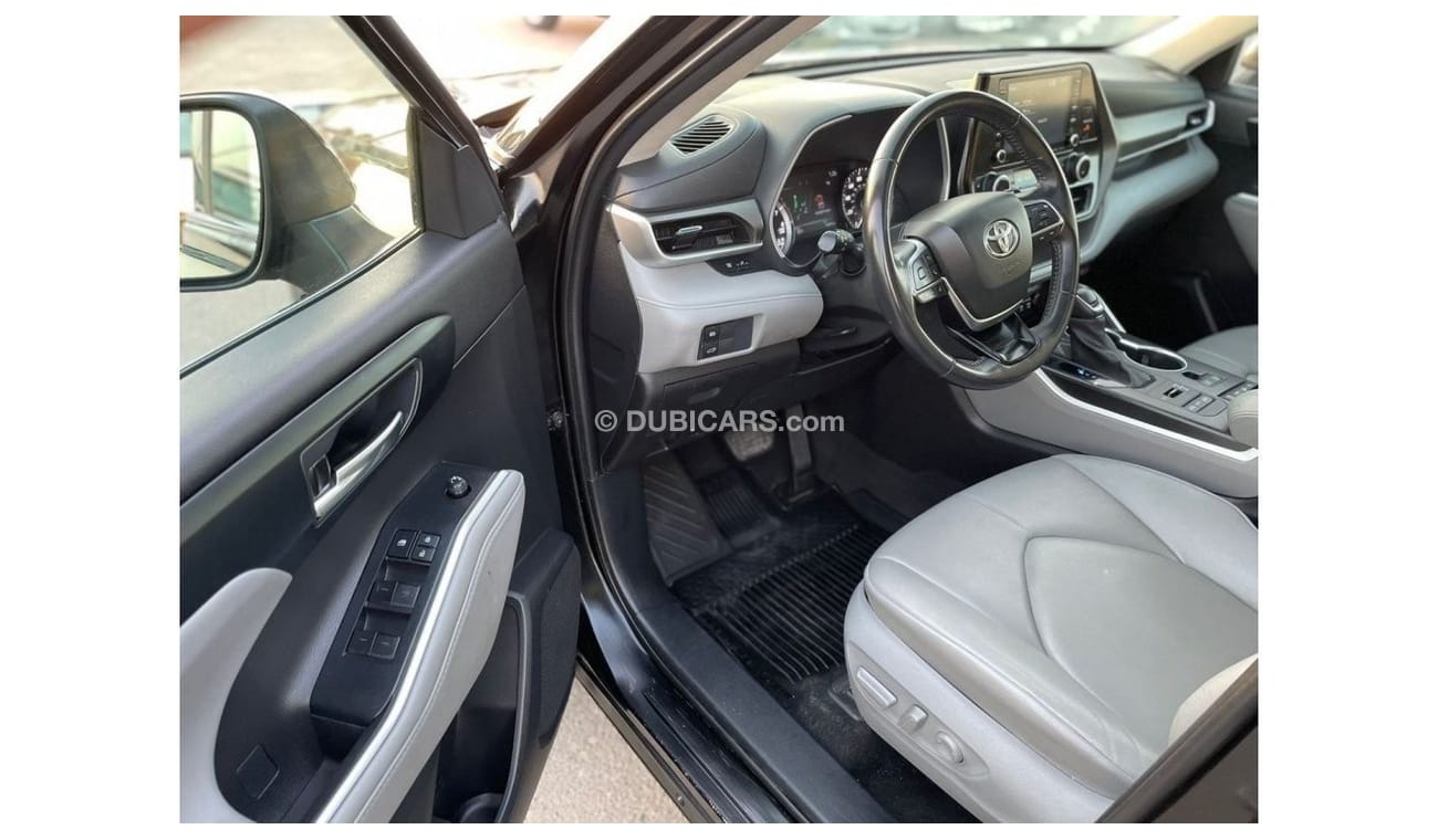 Toyota Highlander 2021 TOYOTA HIGHLANDER XLE 3.5L V6 AWD /