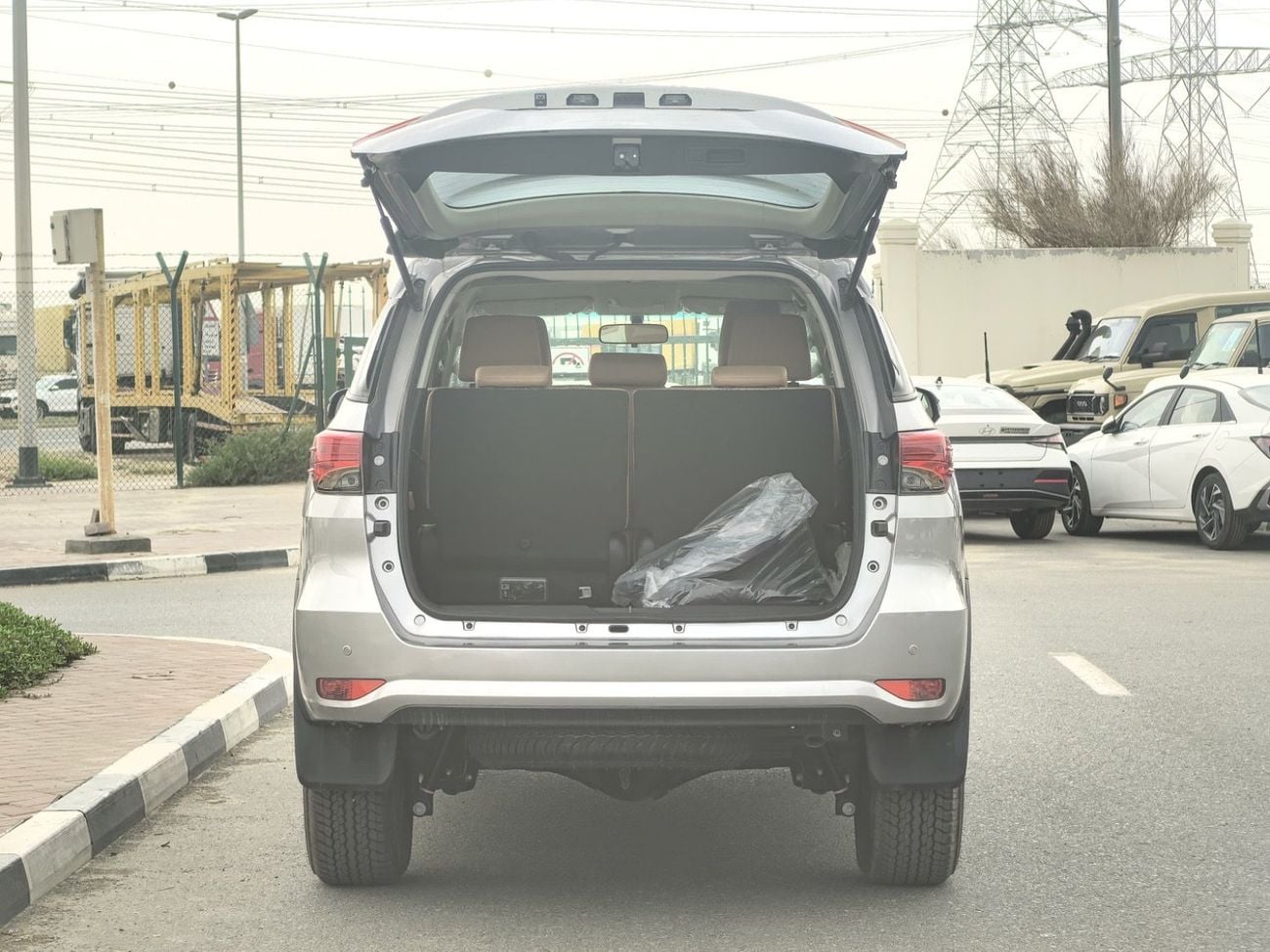 Toyota Fortuner EXR FORTUNER,2.7L,PETROL,4X4,MANUAL AC,ROOF RACK,FR SCREEN+RR CAM,A/T,2026MY ( FOR EXPORT ONLY)