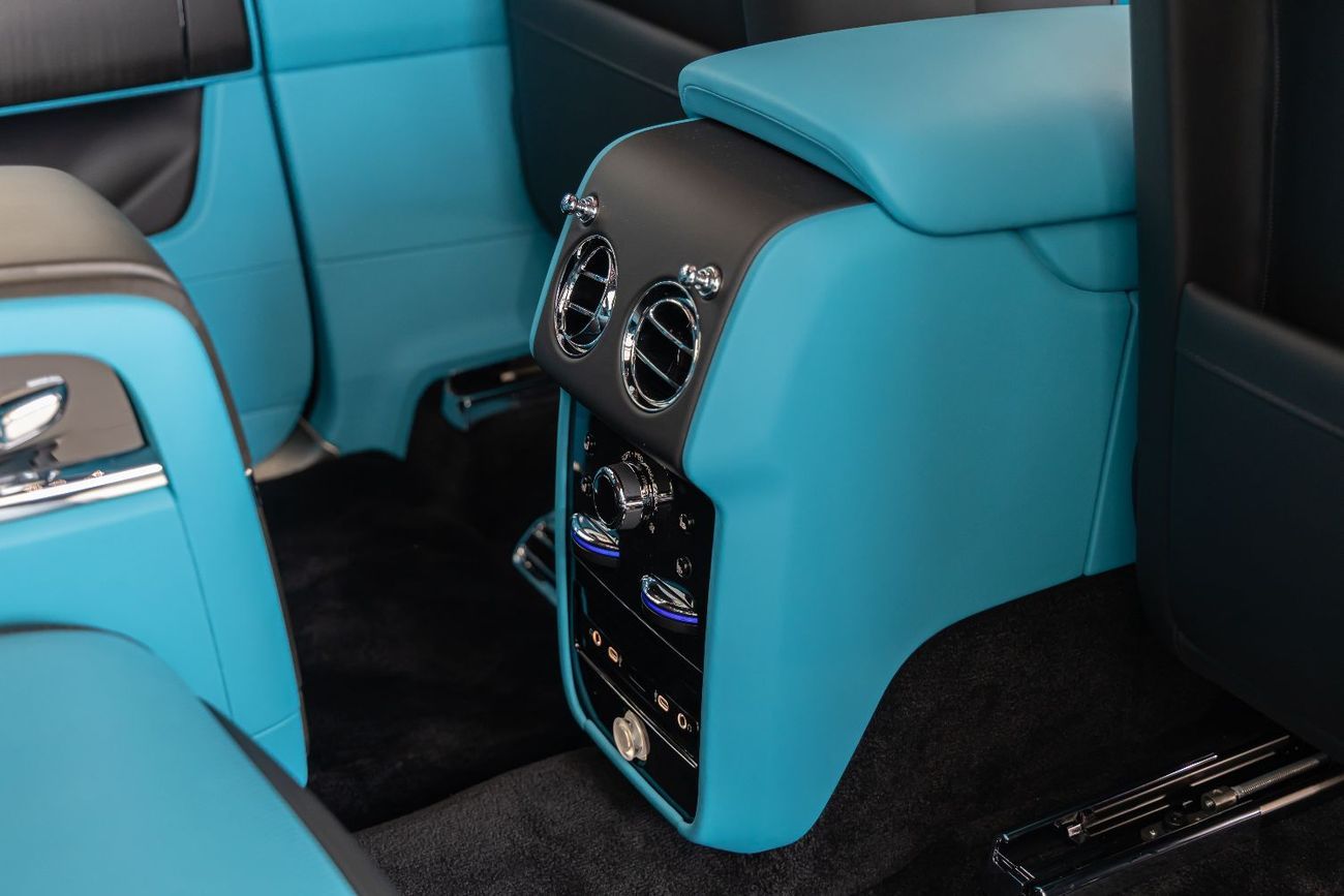 Rolls-Royce Cullinan ROLLS-ROYCE CULLINAN | SILVER BADGE | FULL OPTIONS | BESPOKE SOUND SYSTEM | EUROPEAN SPECS | 2026