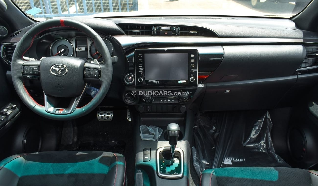 تويوتا هيلوكس GR Sport 4.0 L V6