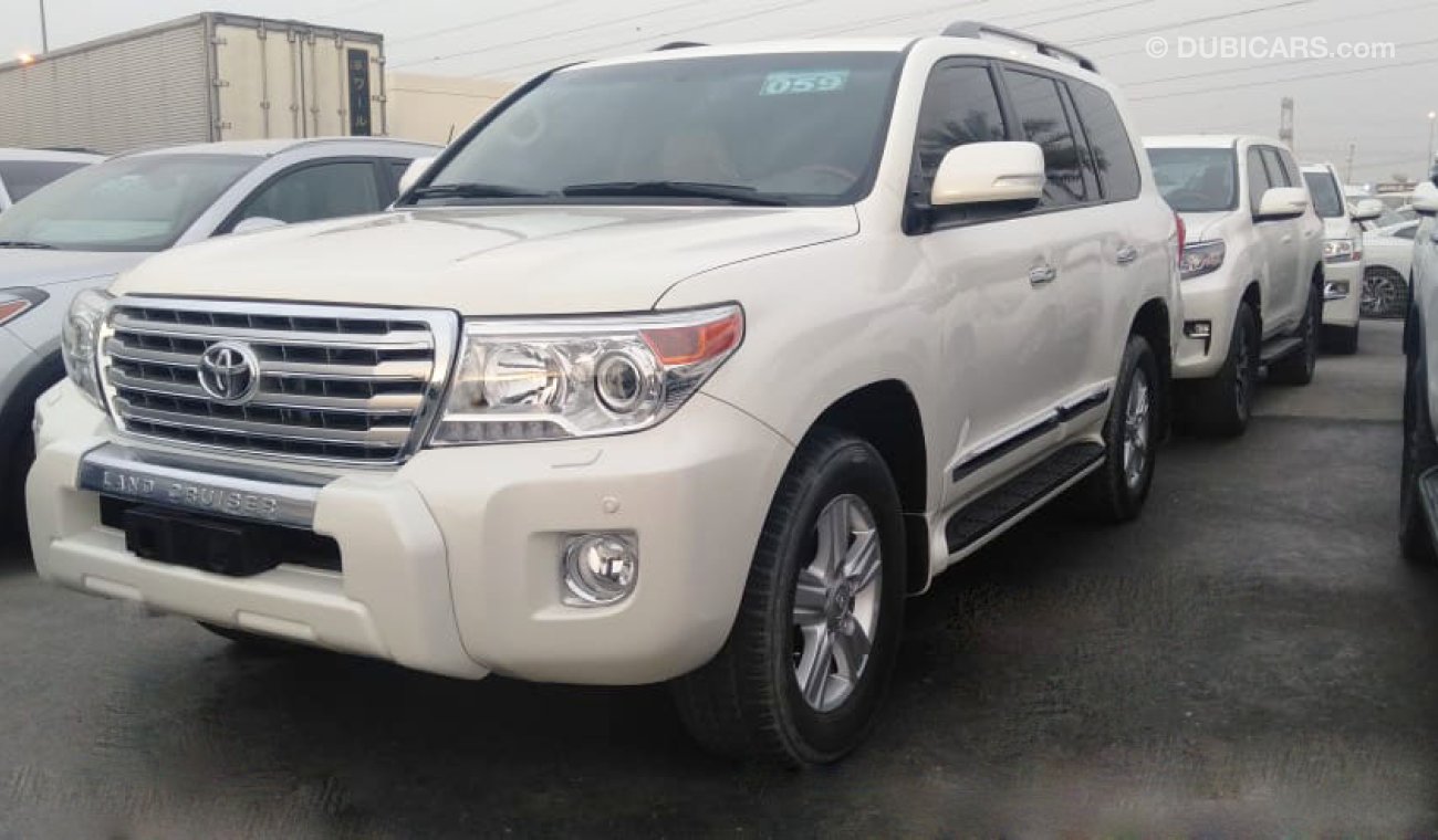 Toyota Land Cruiser GXR, 4.6L Petrol, Driver Power Seat / DVD / Sunroof / Rear A/C ( LOT # 4060)