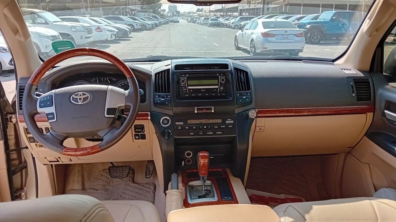 تويوتا لاند كروزر GXR Std 4.0L 4WD