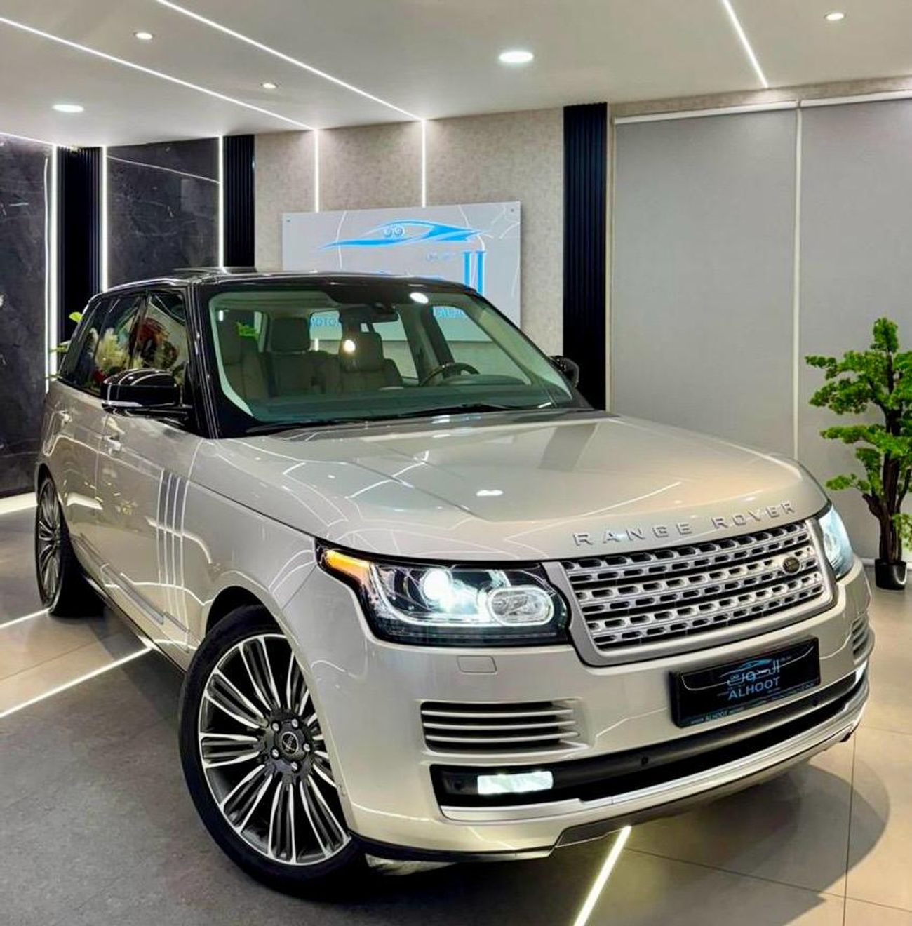 لاند روفر رينج روفر Autobiography 5.0L (510 HP) AUTOBIOGRAPHY GOLDEN RR VOGUE || GCC || SUPERCHARGED || TOP OPTIONS || F