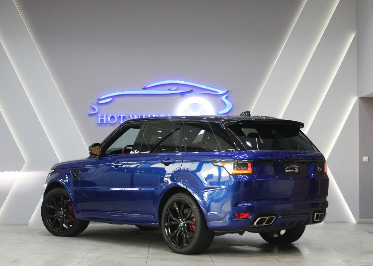 Land Rover Range Rover Sport SVR 5.0L (550 HP)