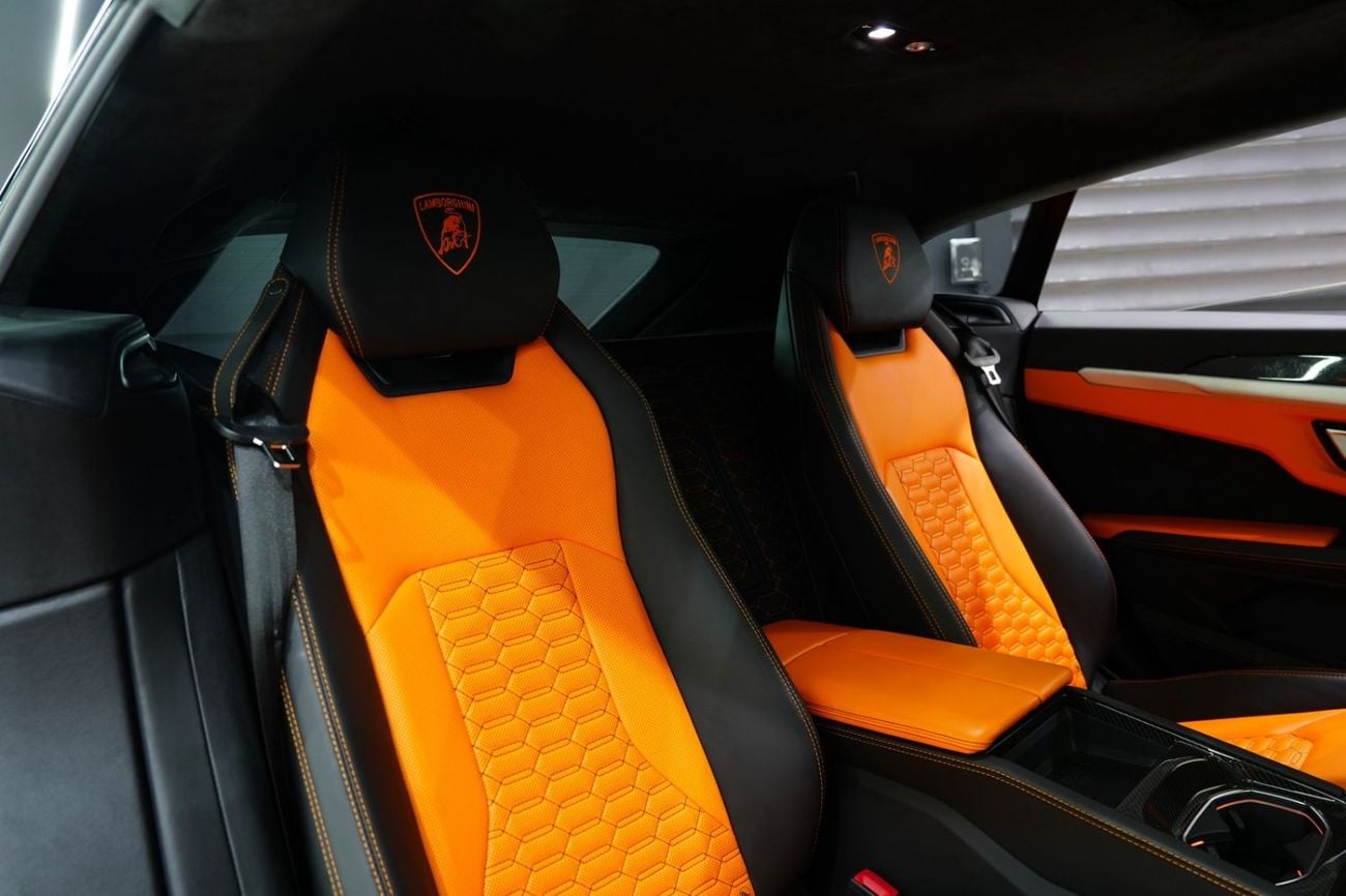 Lamborghini Urus STD Full Carbon Pack, Panoramic Roof, Individual Rear Seats, Dealer Warranty!!