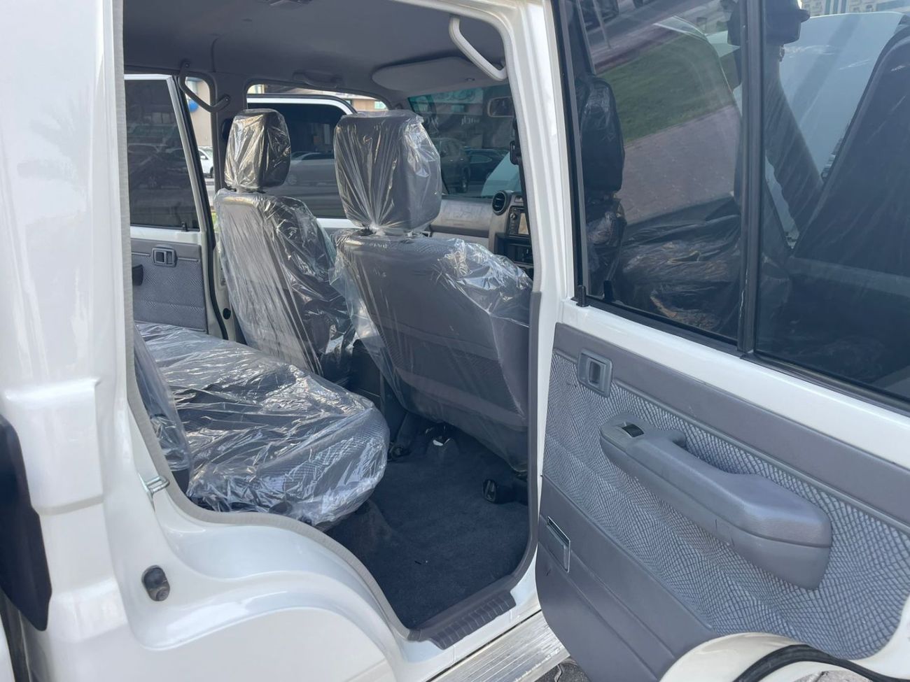 تويوتا لاند كروزر Toyota landcruise pickup Double cab 2018Model gxl 4.5 Diesel engine Colour White Transmission Manual