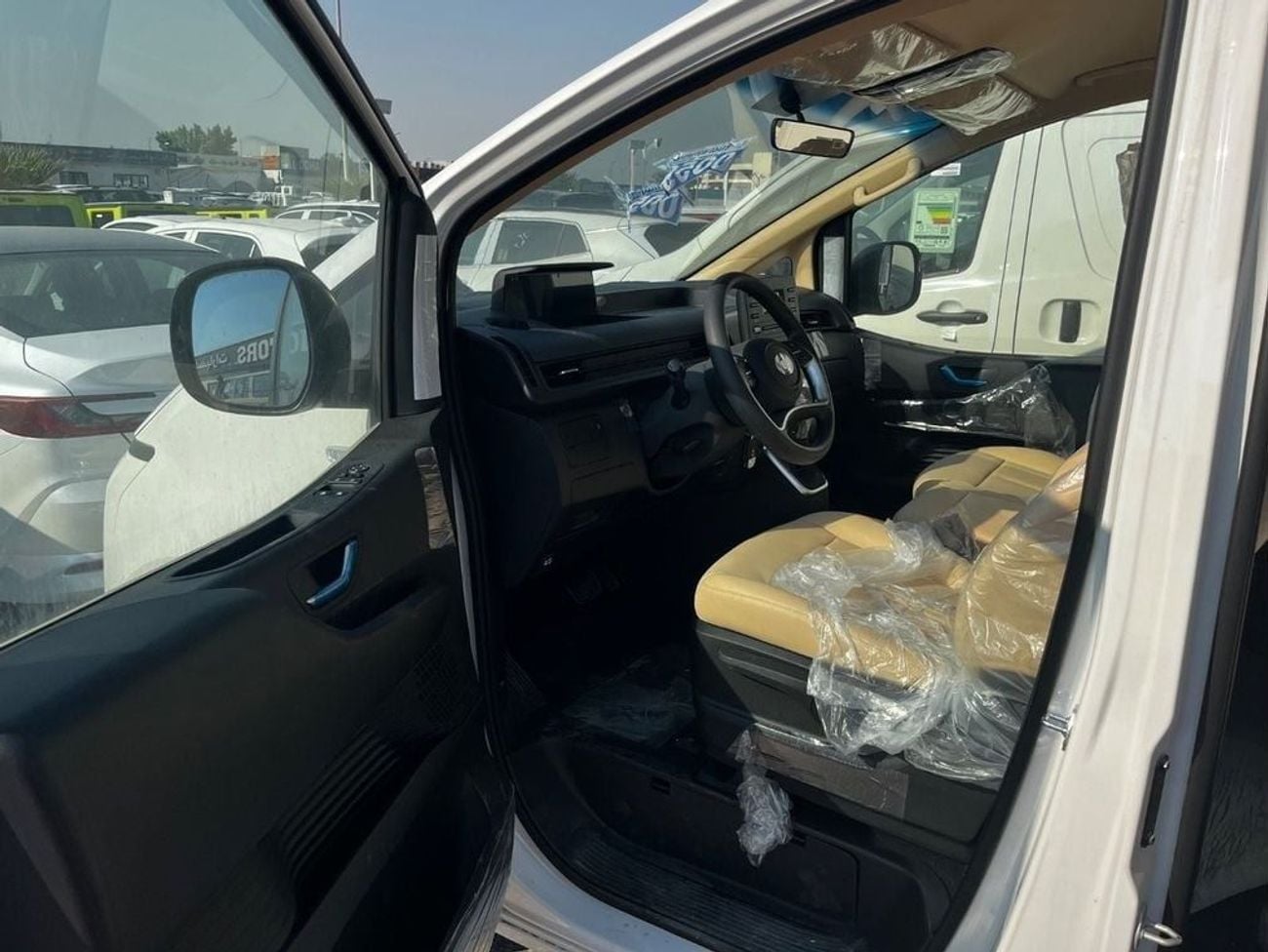 Hyundai Staria COMFORT Semi cargo , 3.5 L , automatic, petrol