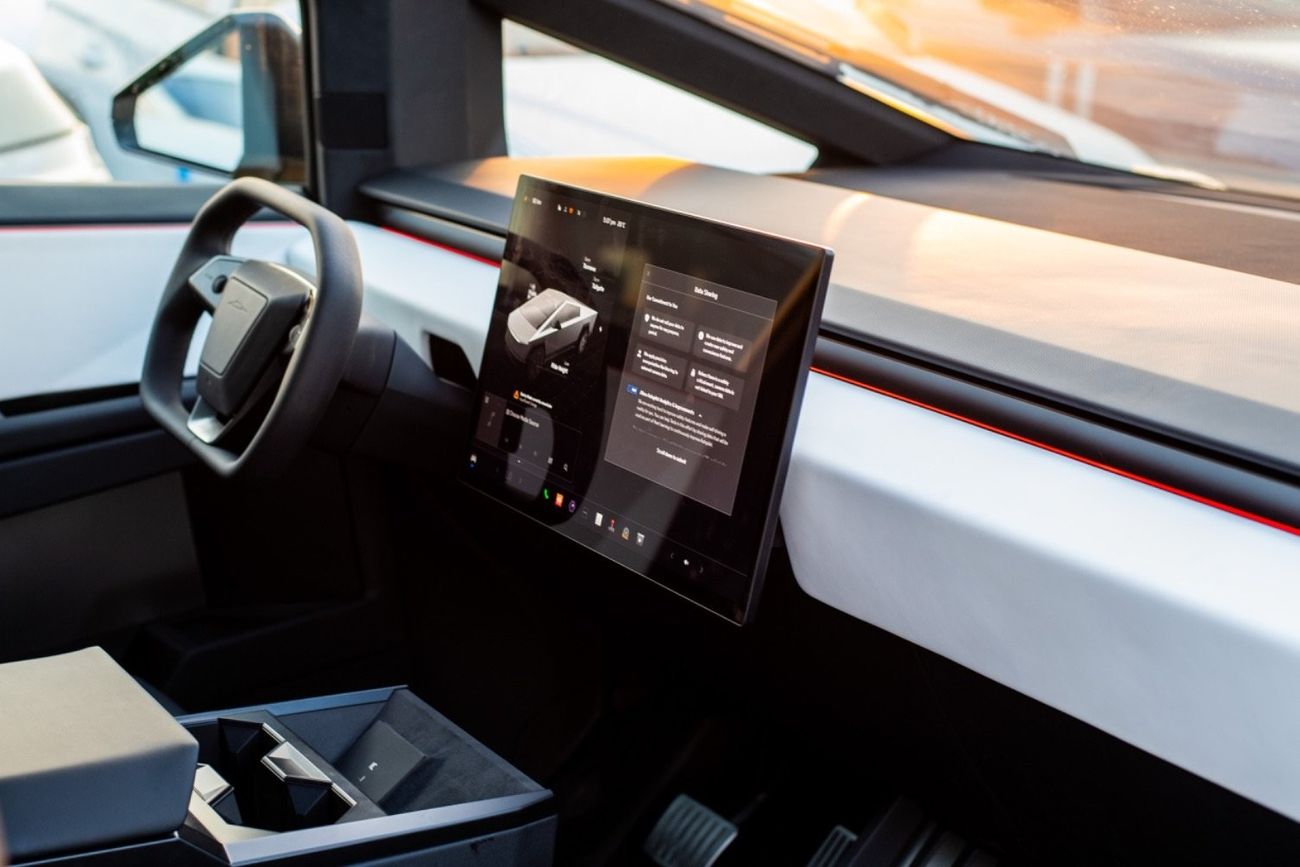 Tesla Cybertruck DUAL MOTORS FOUNDATION SERIES