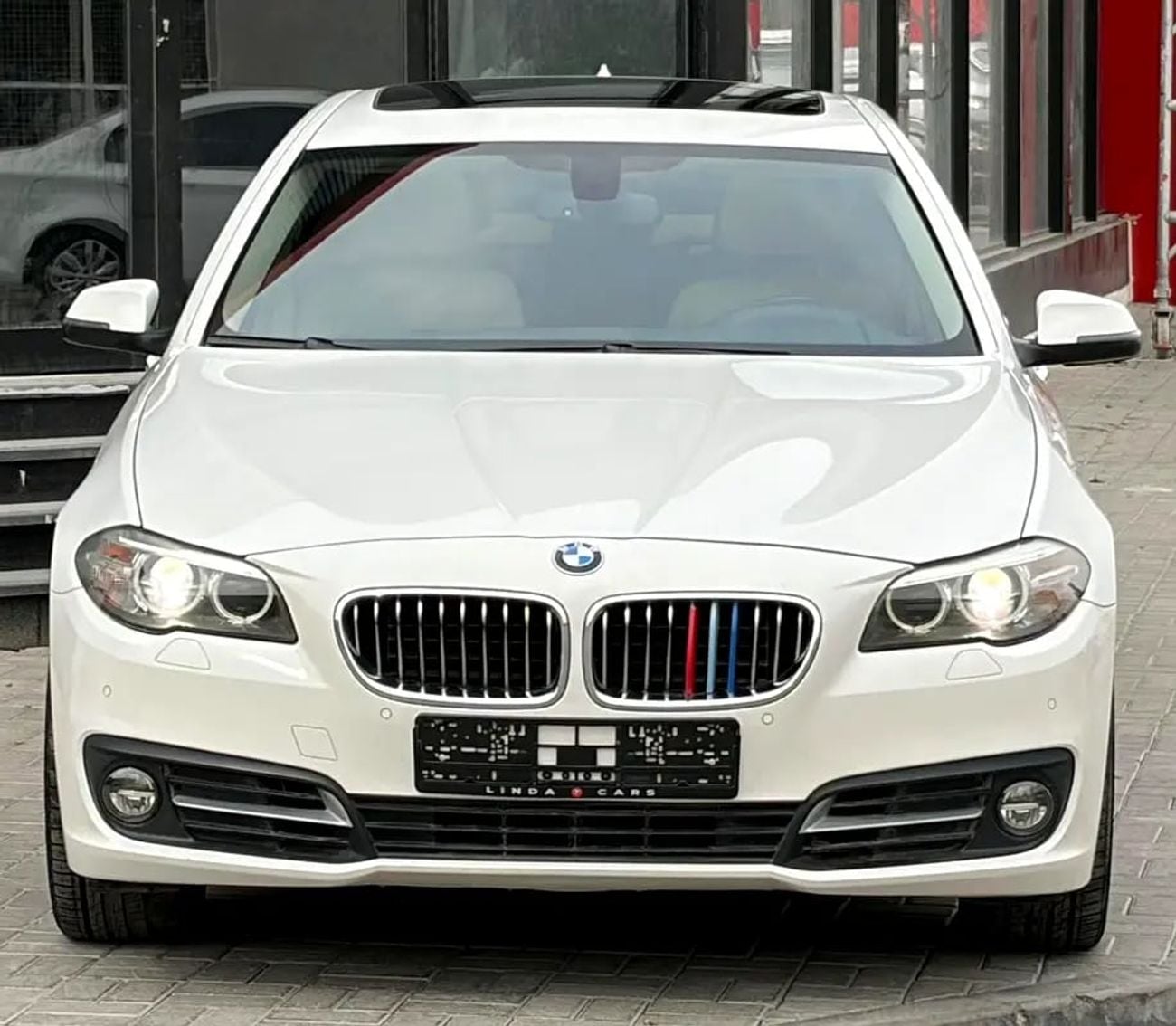 بي أم دبليو 520i MORYA JESWANI CARS FOR USED AUTOMOBILE TRADING CO.L.L.C