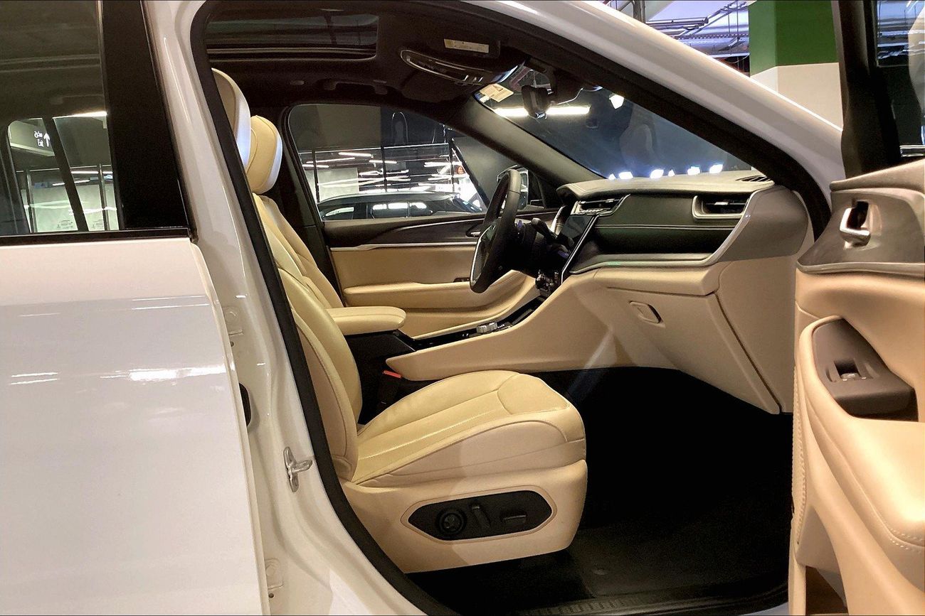 جيب جراند شيروكي Limited Plus | شامل الضمان | 0 ﺪﻔﻋﺓ ﺃﻮﻟﻯ