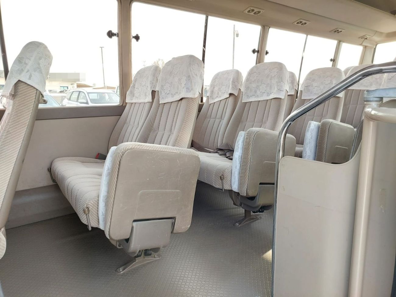 Toyota Coaster TOYOTA COASTER BUS RHD 2000 MODEL 4.2 L DIESEL AUTOMATIC(PM10377)