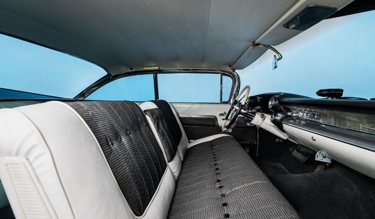 كاديلاك دي فيل كوبيه Original interior