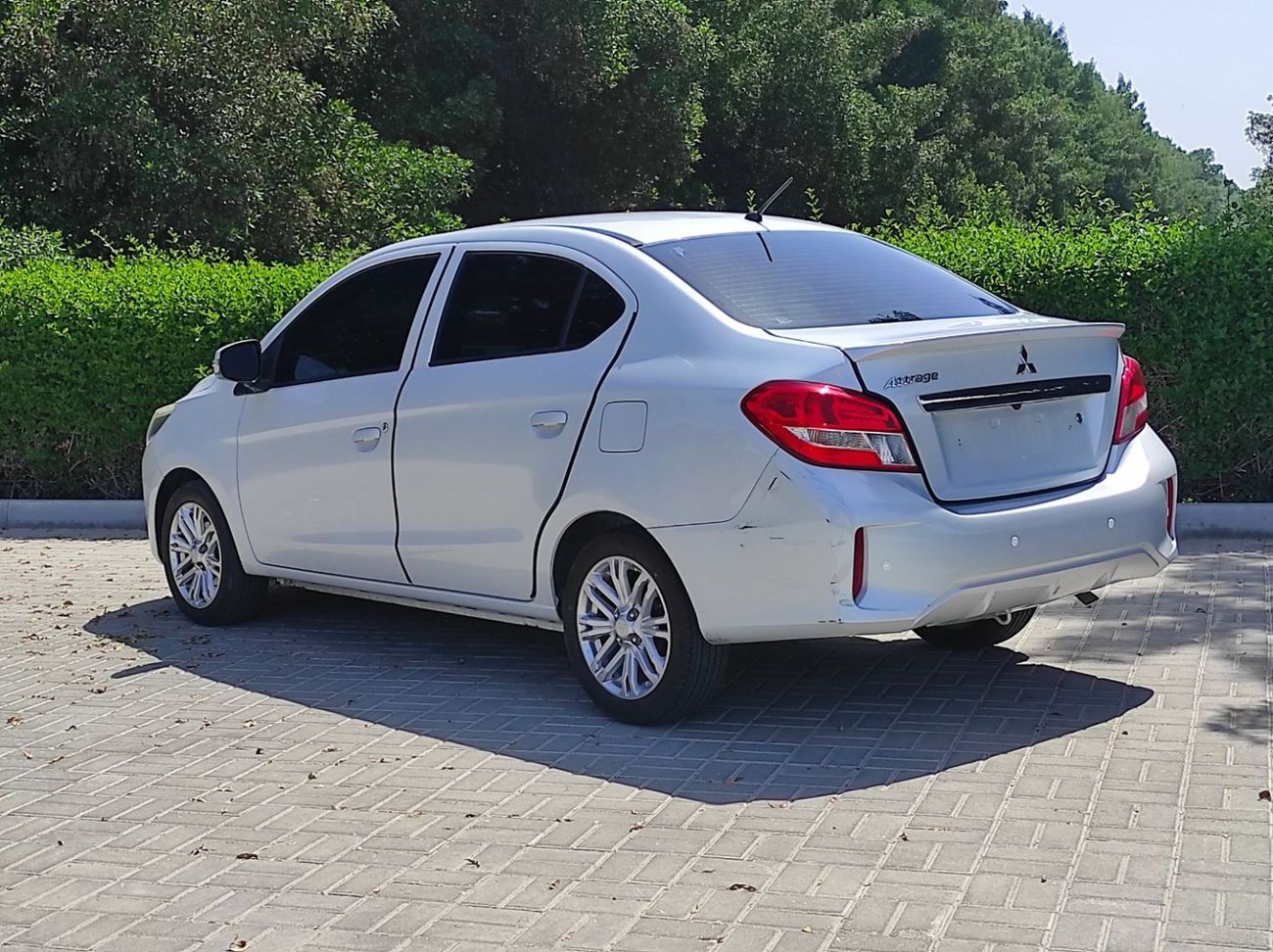 Mitsubishi Attrage GLX Premium 1.2L Mitsubishi Atrage 2021 1.2 full automatic Gcc