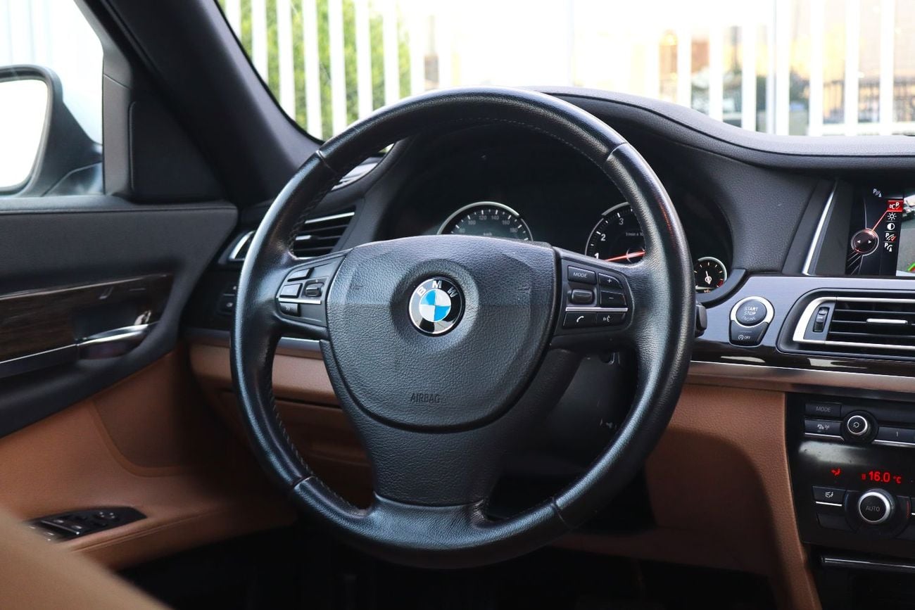 بي أم دبليو 740Li EXECUTIVE