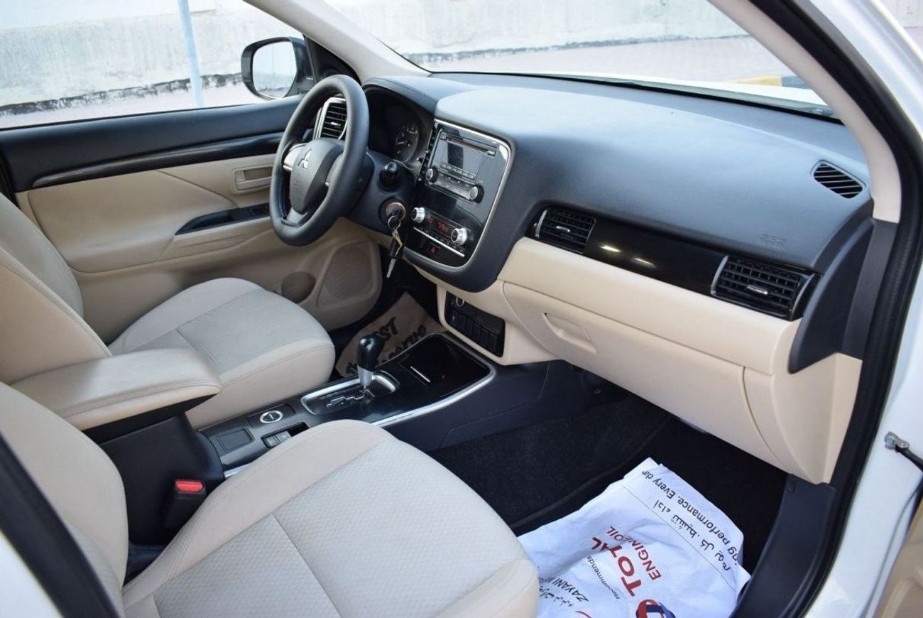 Mitsubishi Outlander GLX Basic Mitsubishi Outlander, Model:2020. Free of accident