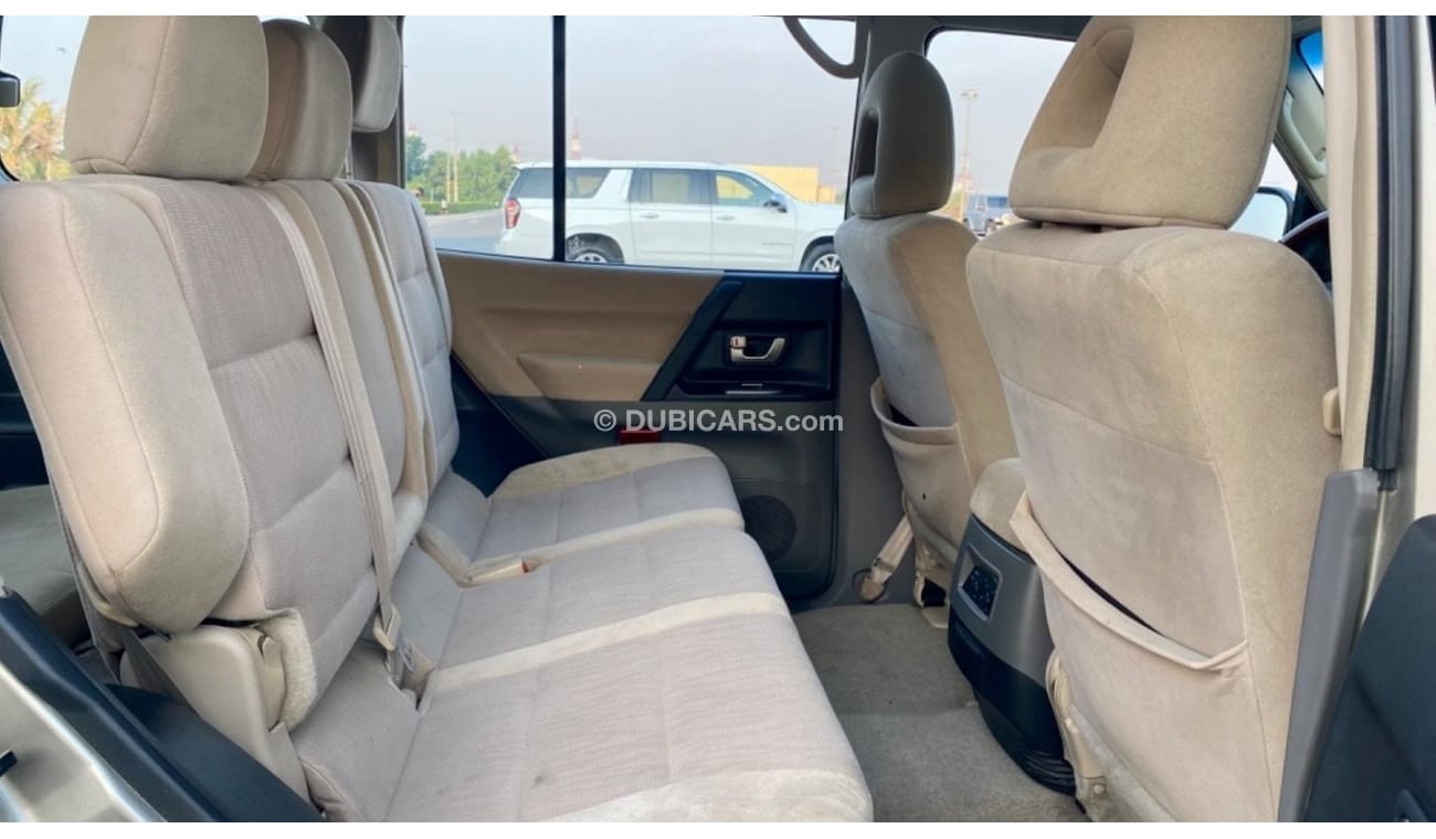 Mitsubishi Pajero Full option