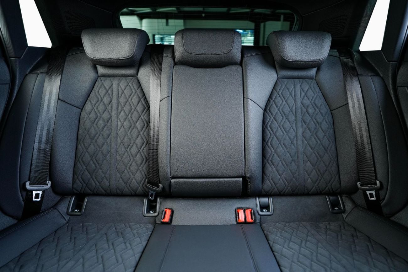 Audi RS3 TFSI SPORTBACK Metallic Black-Alcantra Trim-low Mileage-Warranty & Service Packages Available