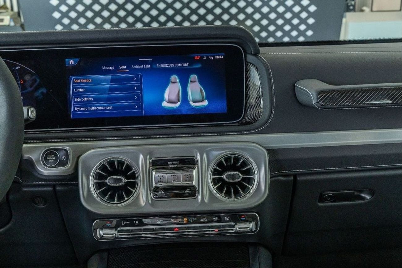 Mercedes-Benz G 63 AMG Mercedes-Benz G 63 AMG - Special Color - Carbon Fiber - 22 Maybach Alloy Wheels  2025 Facelift