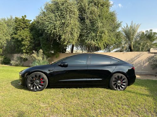 تسلا موديل 3