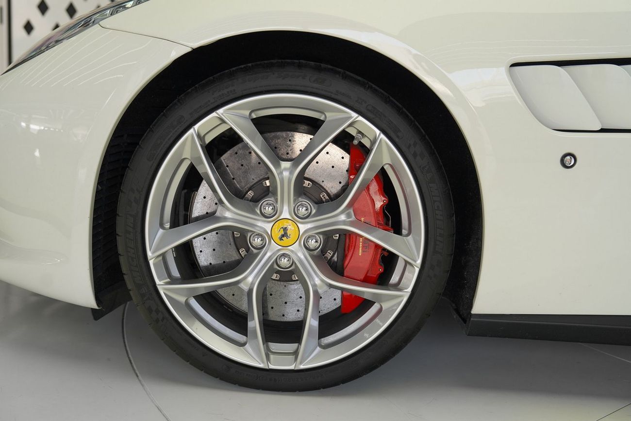Ferrari GTC4 Lusso T