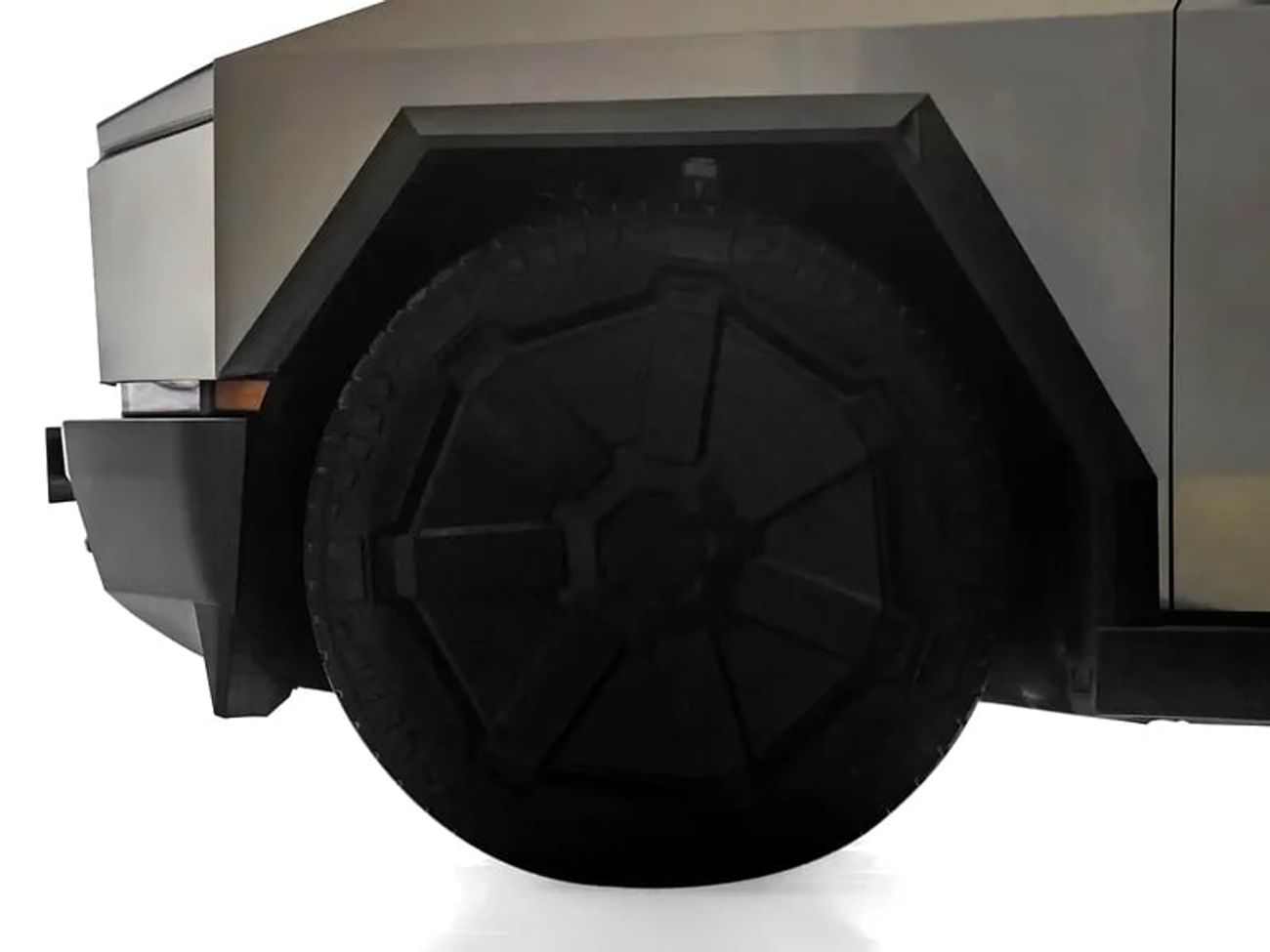 Tesla Cybertruck Foundation Series (3 motors and 845 HP)