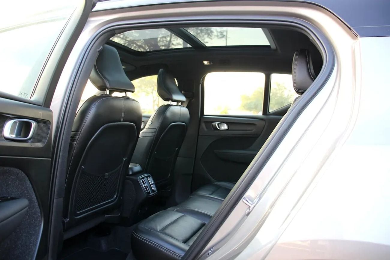 فولفو XC 40 R DESIGN T4 R-design , EMI (1095x60) Bank finance! Full agency history! Perfect condition!