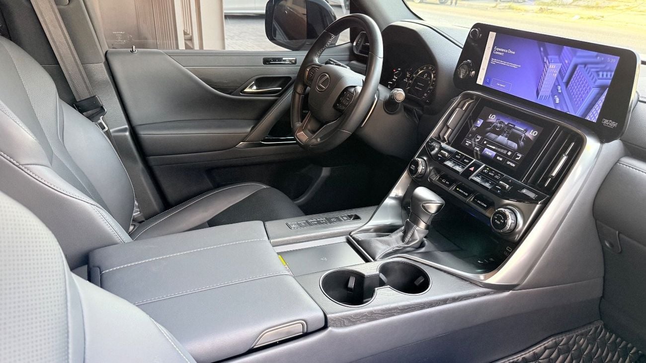 Lexus LX600 SIGNATURE