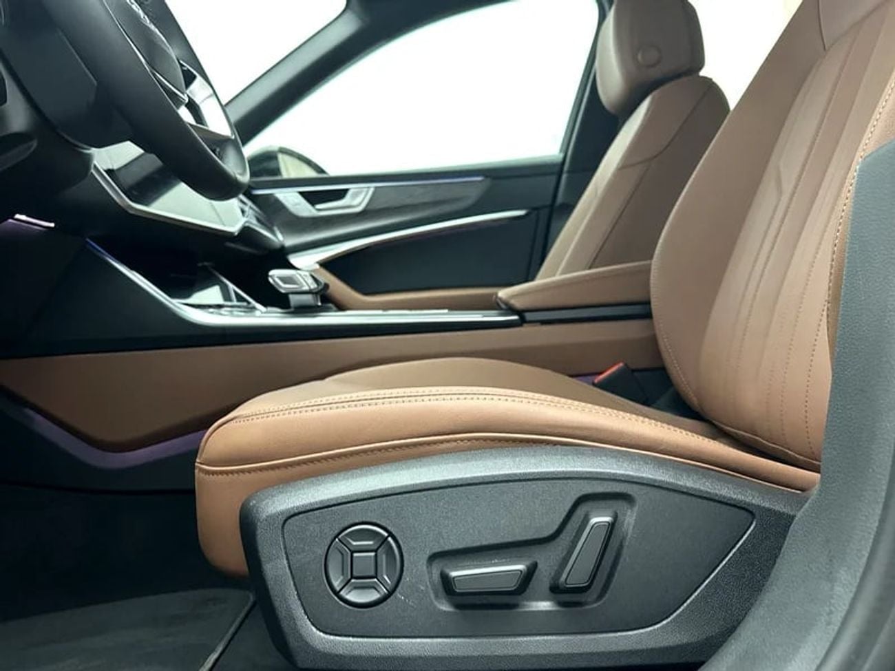 أودي A6 40 TFSI ADVANCED Sedan 40 TFSI 190hp Progress (Ref# 063193)