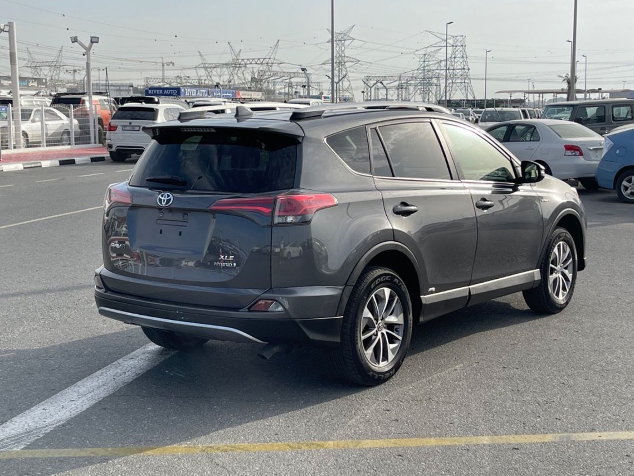 Toyota RAV4 VXR 2017 TOYOTA RAV4 XLE HYBRID 4x4 FULL OPTIONS IMPORTED FROM USA