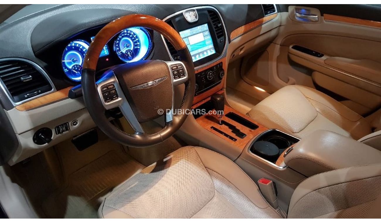 كرايسلر 300C 2012 Model Hemi Full options clean car Gulf specs
