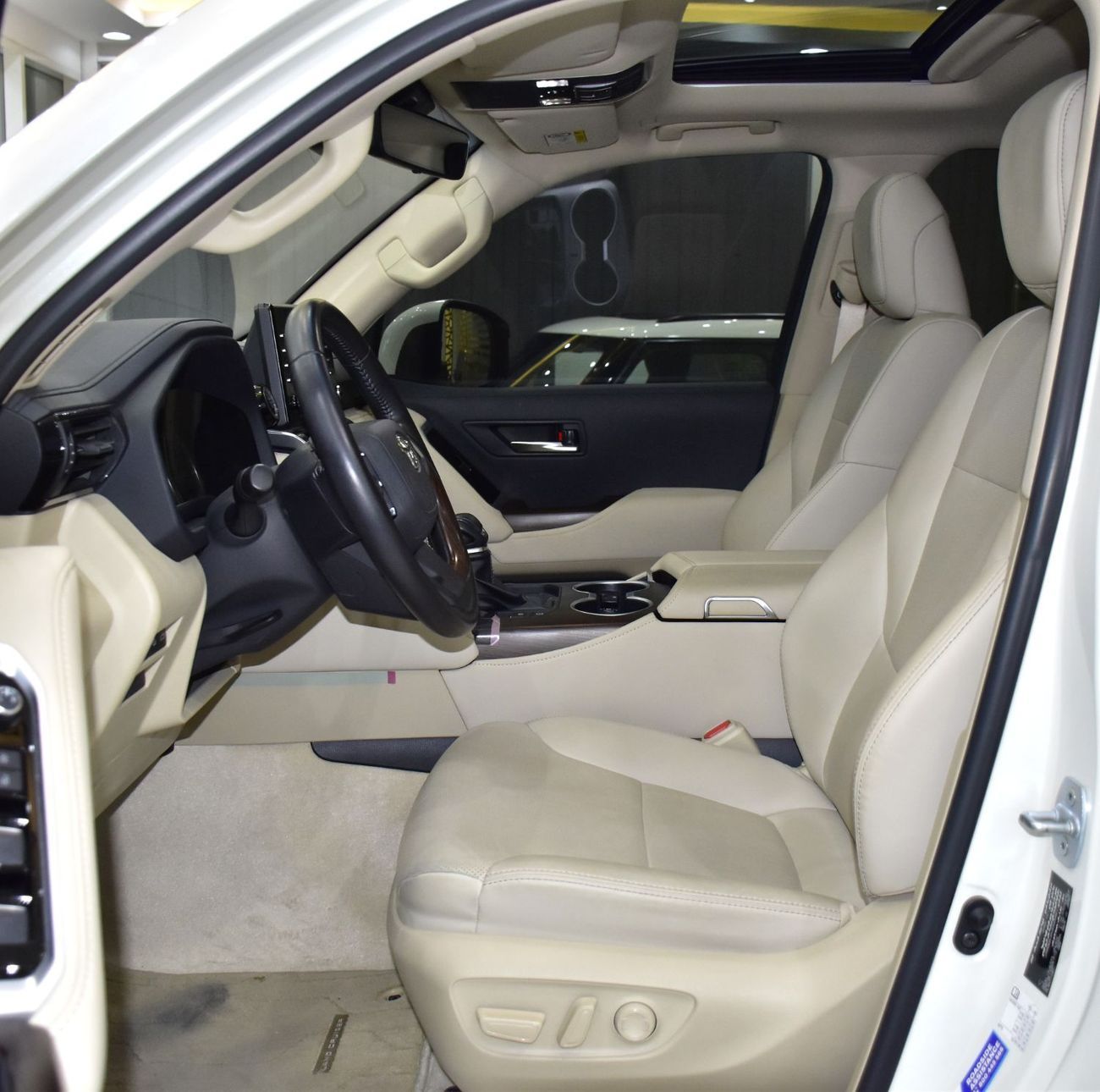 Toyota Land Cruiser EXCELLENT DEAL for our Toyota Land Cruiser GXR ( 2022 Model ) in White Color GCC Specs