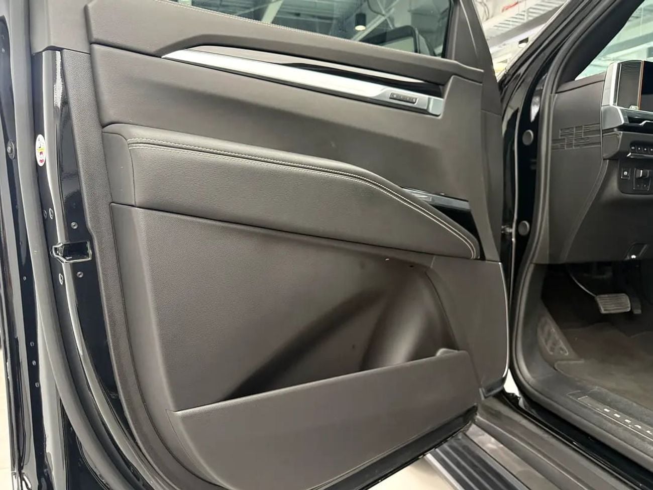 Cadillac Escalade ESV 6.2L ESV - GCC Specs - Brand New!