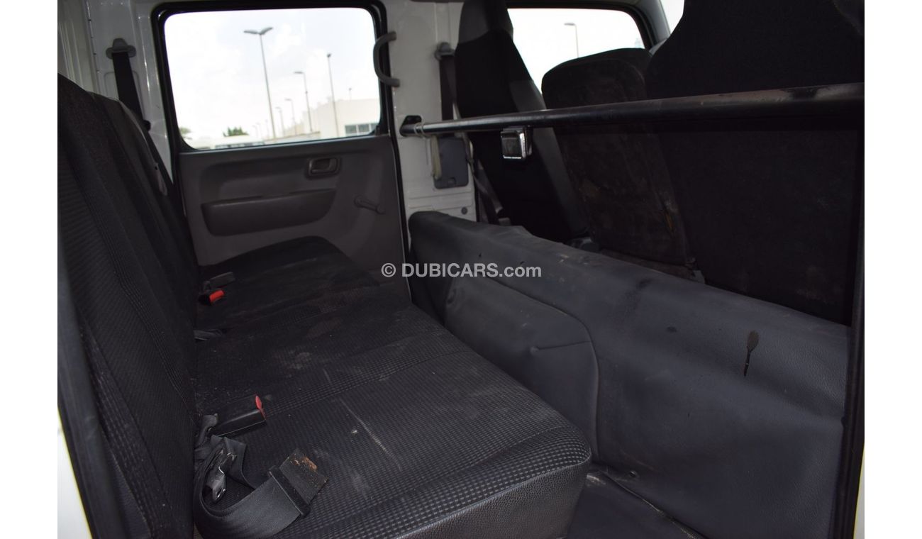 Mitsubishi Fuso Canter Mitsubishi Canter D/C 4x4 Pick up, Model:2017. Excellent condition