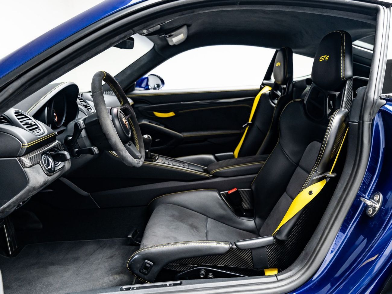 بورش كايمان 718 GT4 4.0L (414 HP) M/T